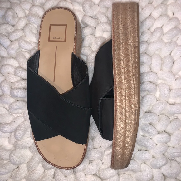 Dolce Vita Platform Sandal • Size 9 - Picture 2 of 4
